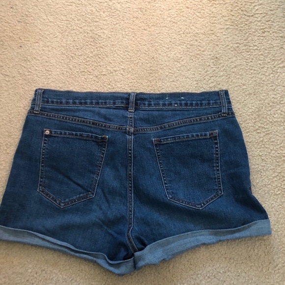 Old Navy | Boyfriend Short - Picture 3 of 5